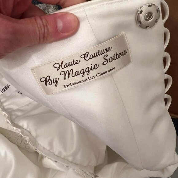 Maggie Sottero Haute Couture Wedding Gown – Size 14 (Adjustable Fit 6–8) - Picture 4 of 6